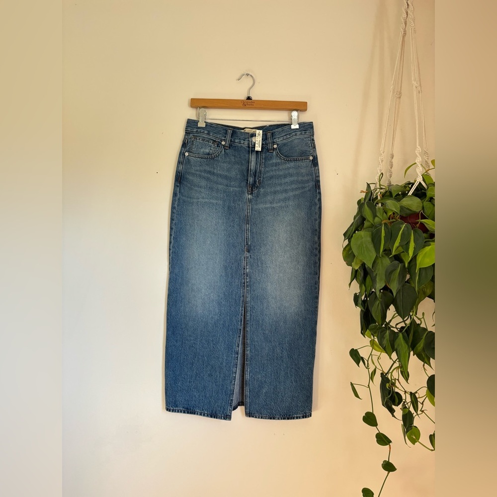 Madewell medium wash denim skirt - Picture 2 of 6